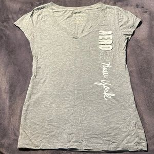 Light grey Aeropostale juniors medium V neck t-shirt. Great condition.